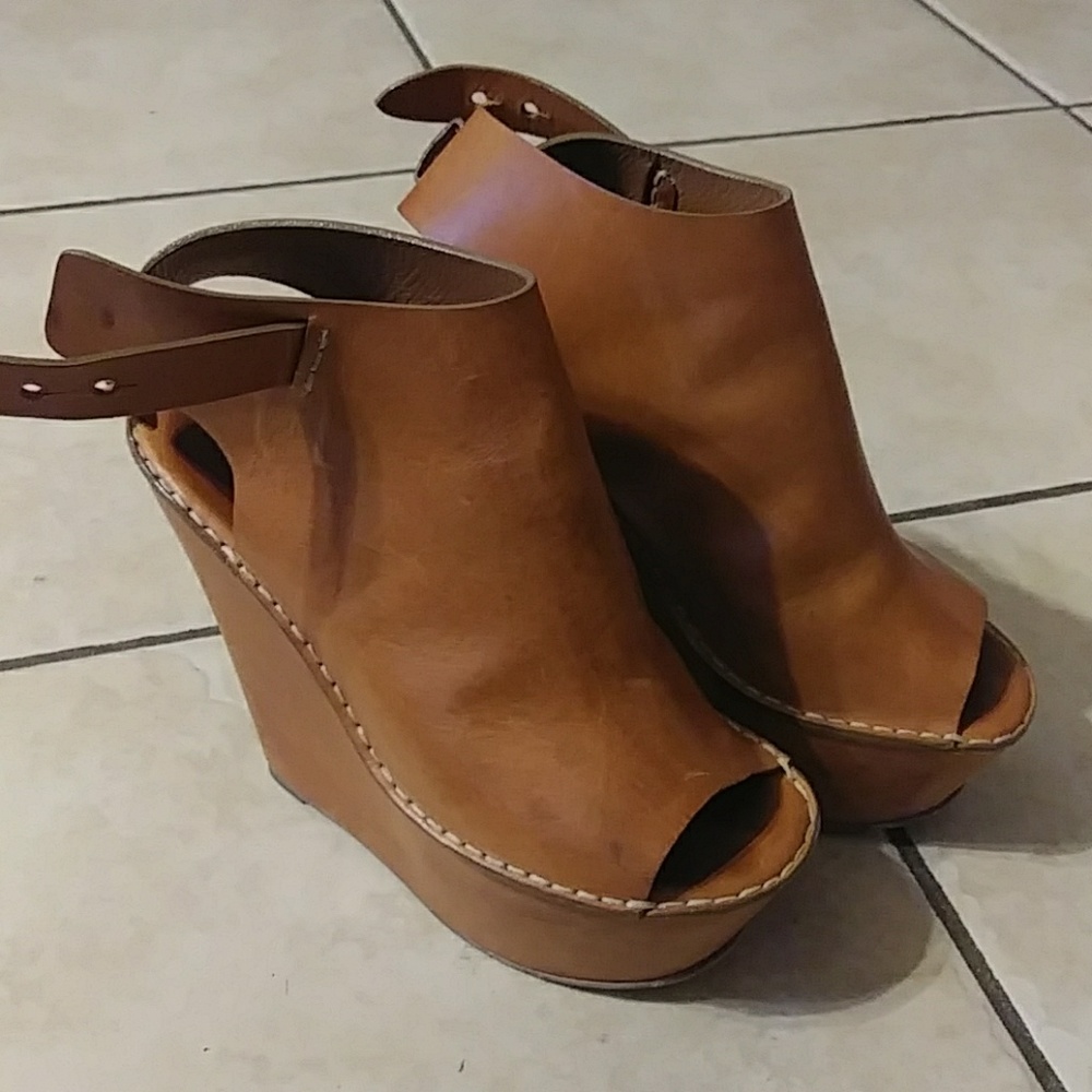 Chloe Tuscan calf wedge.